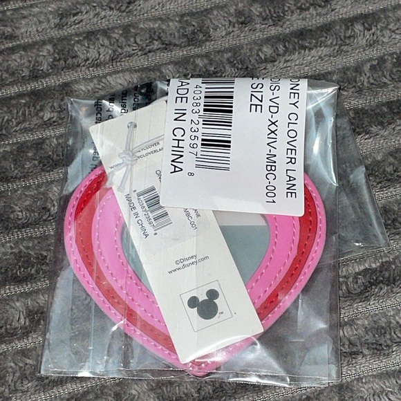 Stoney Clover X Disney Mirror Heart Charm Keychain - Picture 3 of 4